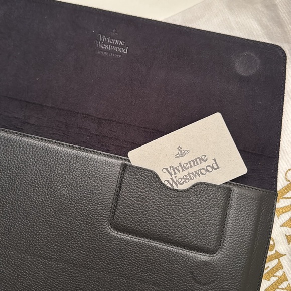 Vivienne Westwood SS19 NWT MACBOOK leather CASE 13” NEW - Picture 4 of 15